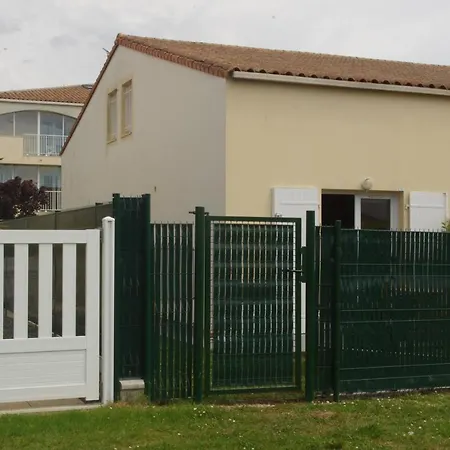 度假居 Charmante Maison De Proche Commerces Avec Piscine Et Wifi Gratuit 福克斯索梅尔