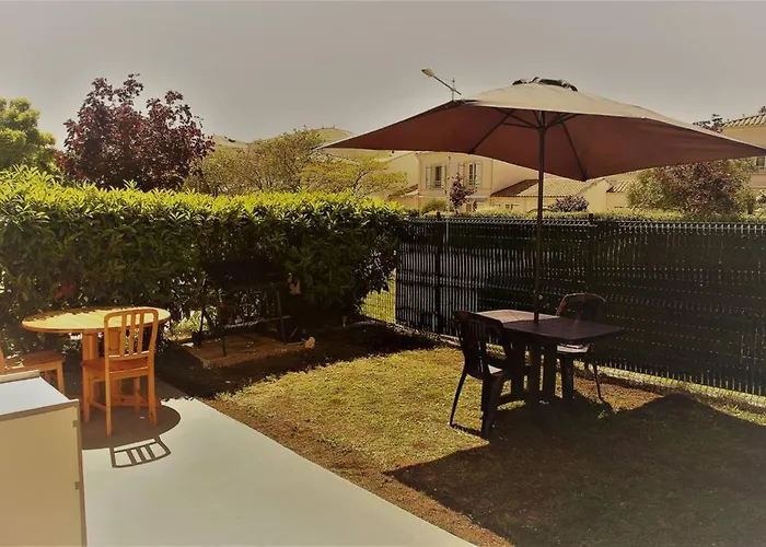 Charmante Maison De Proche Commerces Avec Piscine Et Wifi Gratuit Hébergement de vacances